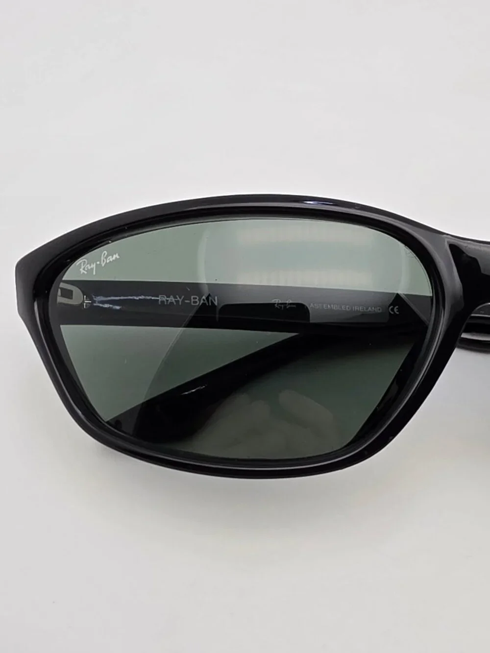 Ray-Ban B&L W3095 Gloss Black Frame G-15 Green Mineral Glass Lens Sunglasses